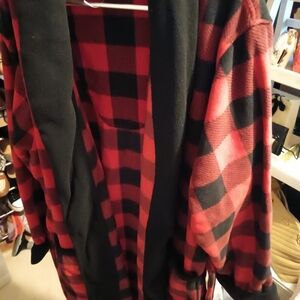 NWT Red and Black Plaid Shawl Claiborne Robe